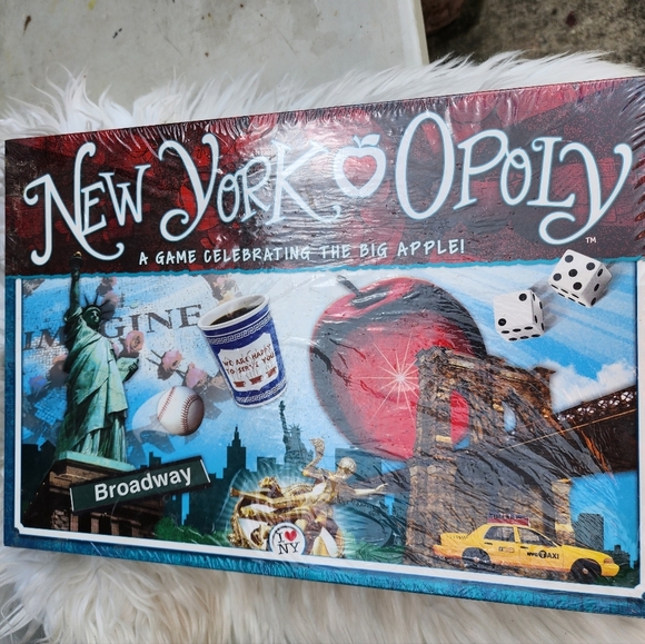 New‎ York 🍎 Opoly..Monopoly with NY Theme NEW - Picture 1 of 7